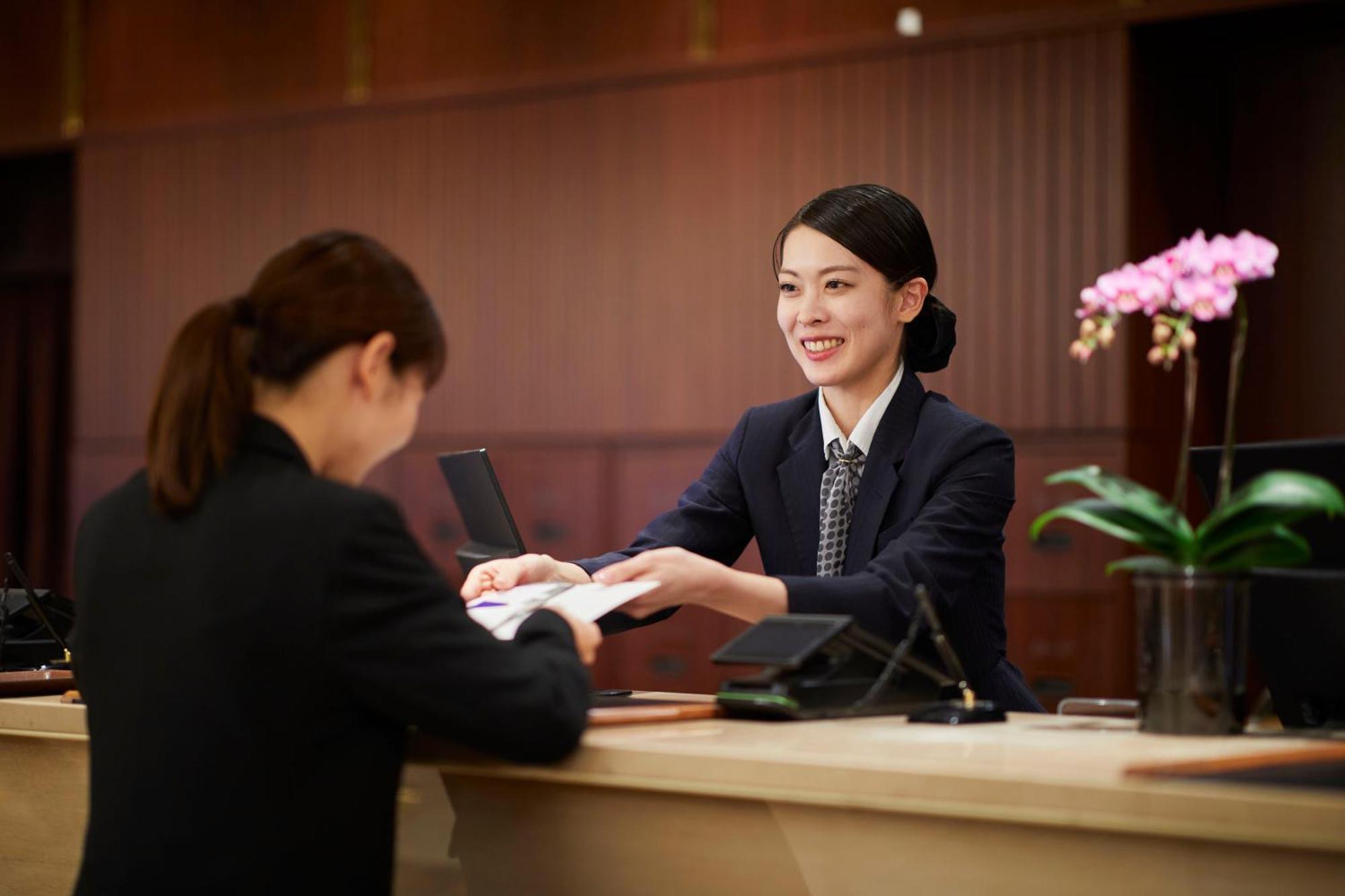Keio Plaza Hotel Tokyo Premier Grand Exterior photo